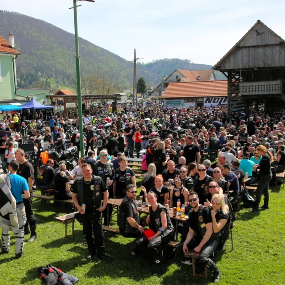 MOTORIST CHOIR WITH BLESSING