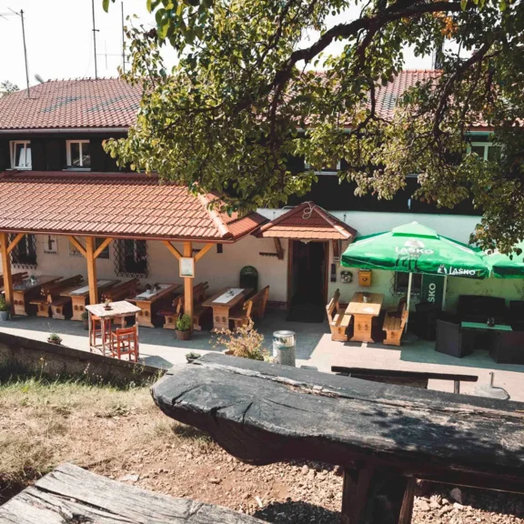 MOUNTAIN LODGE ON GORA OLJKA